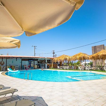 Andy'S Gardens Apartment Gerani  Екстериор снимка
