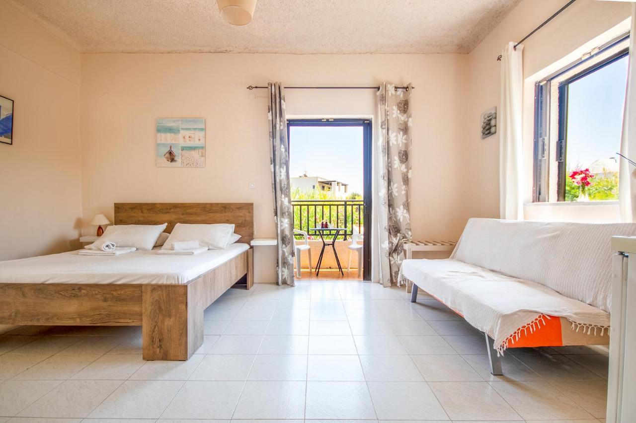 Andy'S Gardens Apartment Gerani  Екстериор снимка