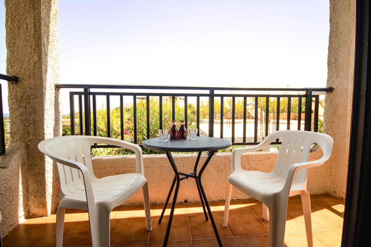 Andy'S Gardens Apartment Gerani  Екстериор снимка