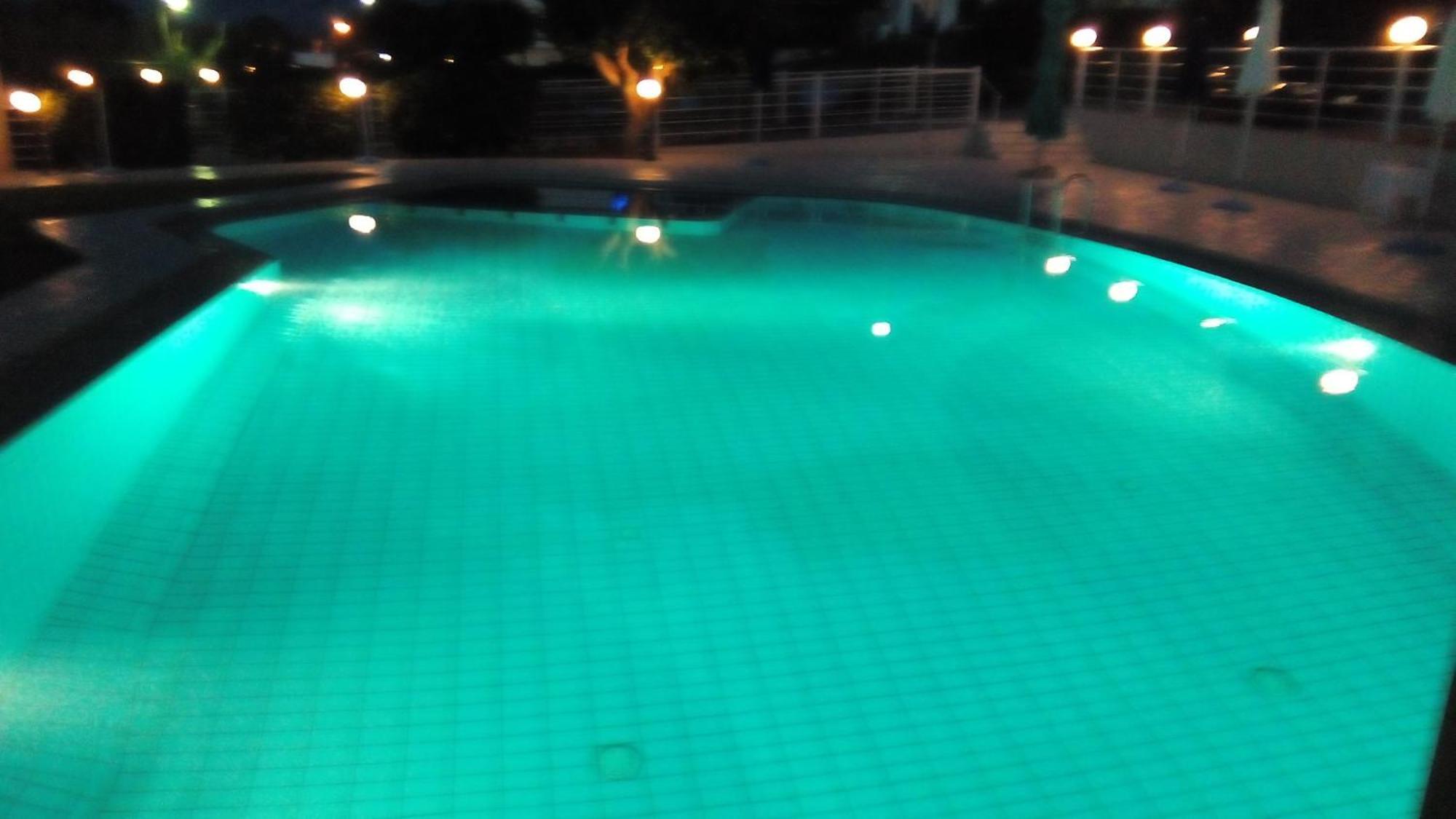 Andy'S Gardens Apartment Gerani  Екстериор снимка