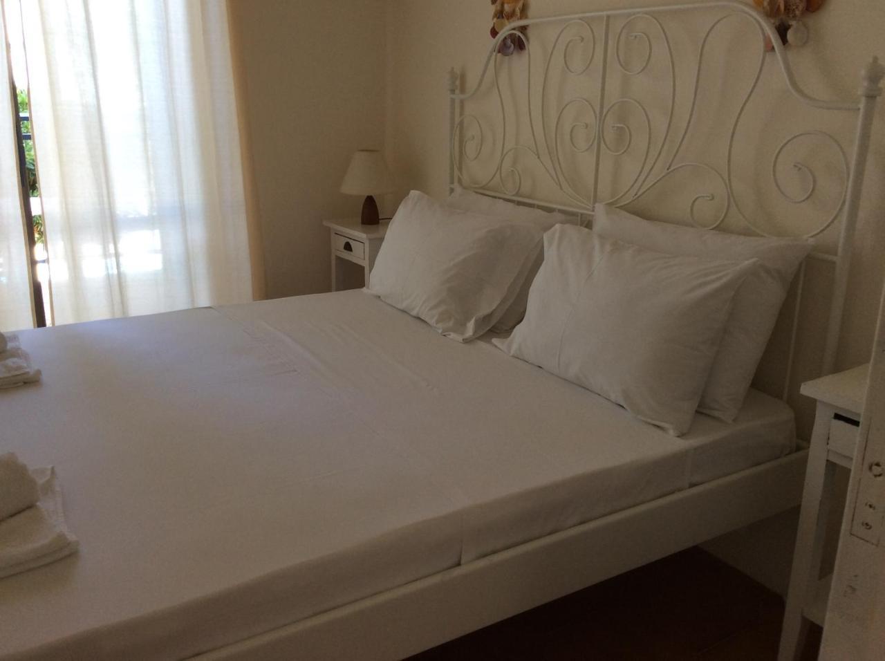 Andy'S Gardens Apartment Gerani  Екстериор снимка